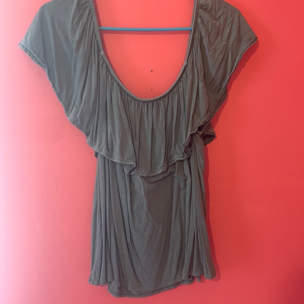 American Eagle off the shoulder shirt. size xl